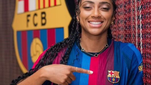 Kerolin vibra ao chegar no Barcelona e quer prêmio de melhor do mundo "Vou evoluir como jogadora"