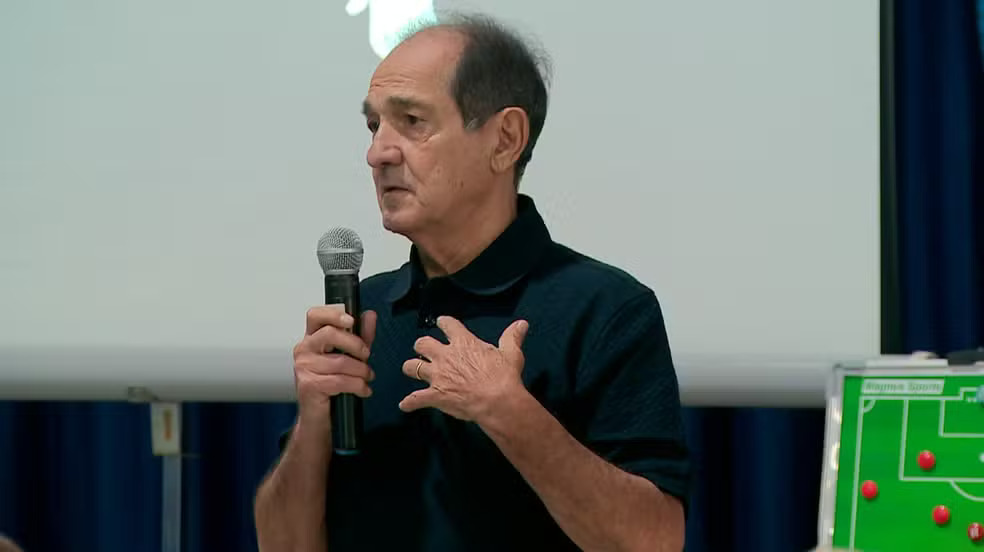 Muricy analisa eliminação do Brasil e manda recado para Ancelotti