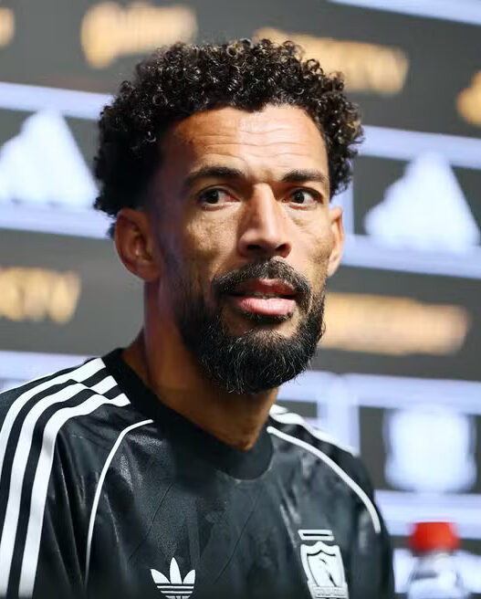 Vozinha é apresentado no Colo Colo e agradece apoio