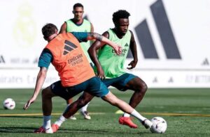Vini quebra o silêncio em meio as especulações no Real e Arsenal