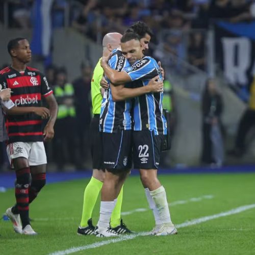 Braithwaite e Diego Costa - Foto: Maxi Franzoi/AGIF