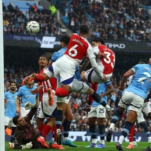 Gabriel Magalhães em seu gol - (Foto: REUTERS/Molly Darlington)