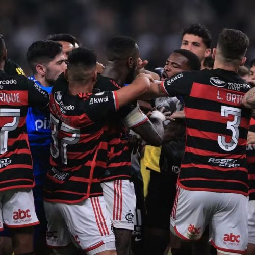 Jogadores Flamengo e Corinthians - Foto: Ettore Chiereguini/AGIF