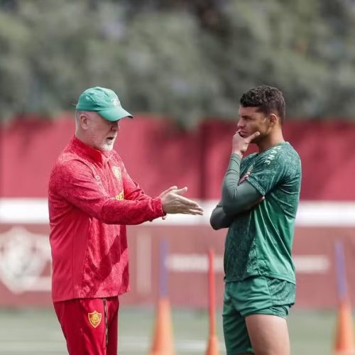 Thiago Silva e Mano Menezes / Foto: LUCAS MERÇON / FLUMINENSE F.C.