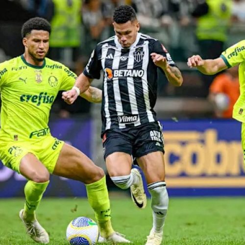 Paulinho, do Atlético e Murilo, do Palmeiras - Foto: Eurasia Sport Images/GettyImages