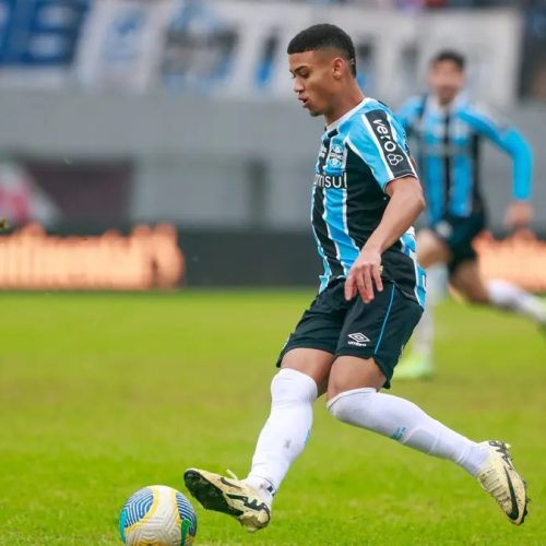 Atacante do Grêmio confirma saída para o futebol europeu; veja destino e valores