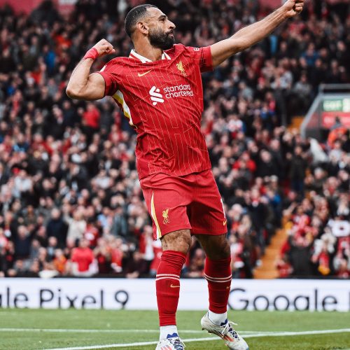 Com gols de Díaz e Salah, Liverpool vence a segunda na Premier League e mantém 100% de aproveitamento