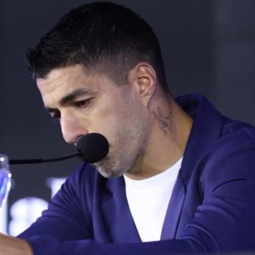 Em entrevista emocionante, Suárez confirma aposentadoria do Uruguai