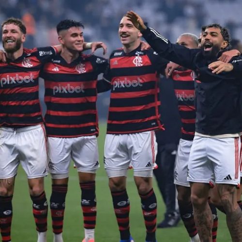 Time do Flamengo  (Foto: Ettore Chiereguini/AGIF)