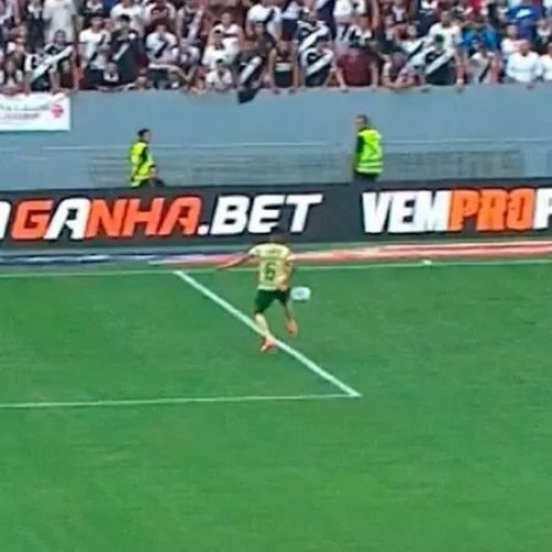 Vanderlan no lance de polêmica entre Vasco x Palmeiras - Foto: reprodução Premiere